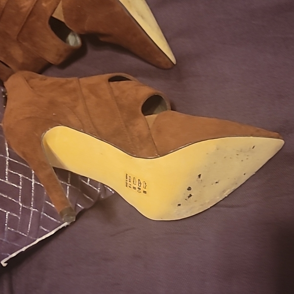 ♦️♦️MICHAEL ANTONIO POINTY TOE CAGED BOOTS♦️♦️ - Picture 5 of 8